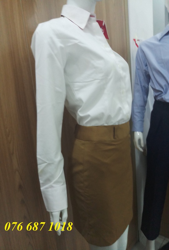 sơ mi trắng kèm chân váy